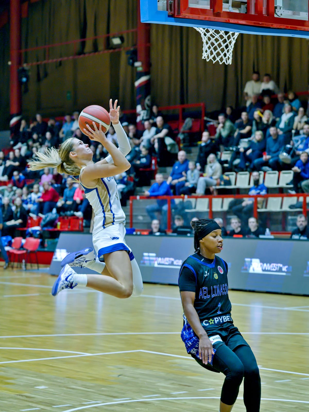 République Tchèque : Les Léopards de Chomutov ponctuent l’année 2024 par une victoire à Brandys et retrouvent le trio de tête