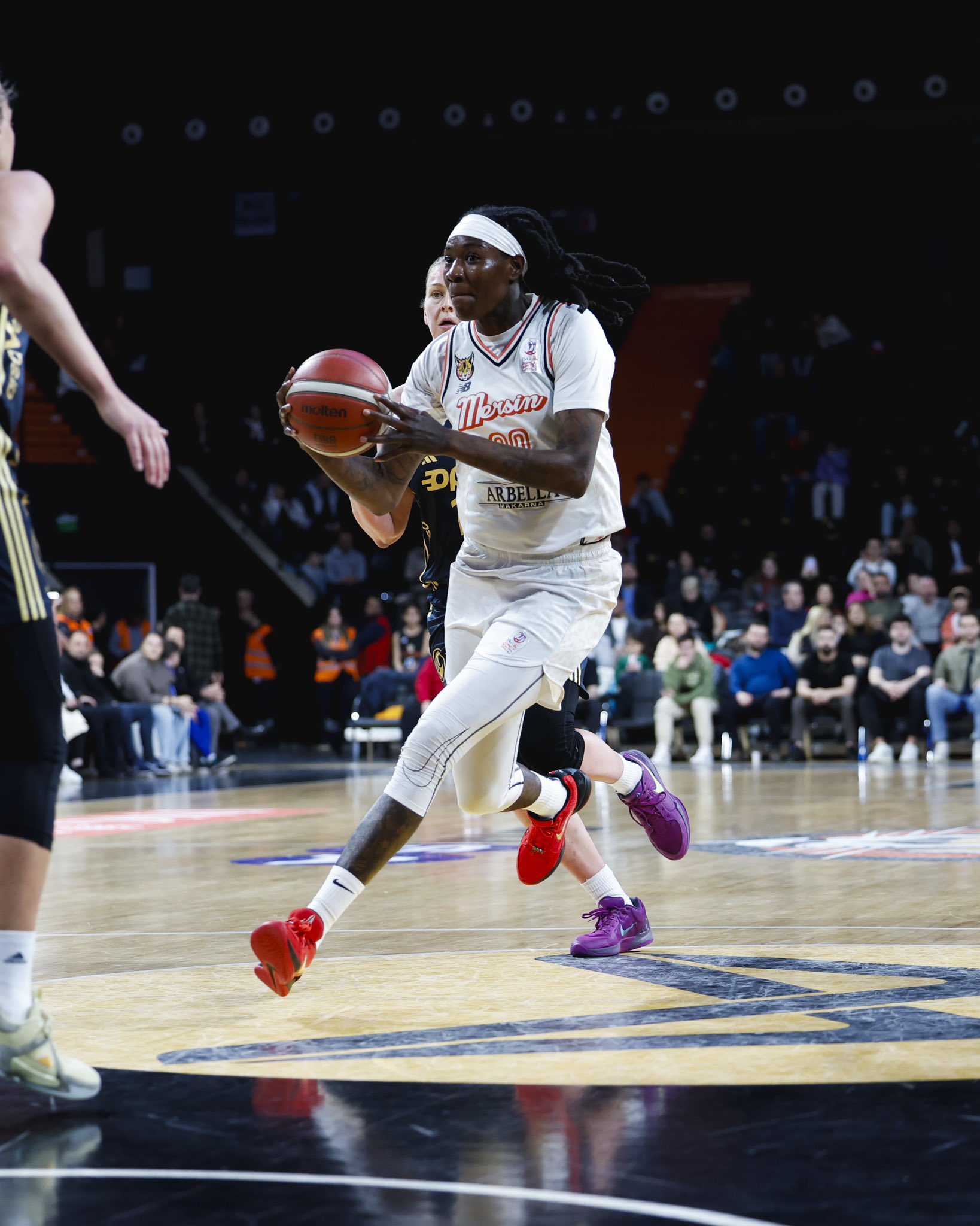 Turquie : Le C. B. K. Mersin domine Fenerbahçe et l’éjecte du podium !