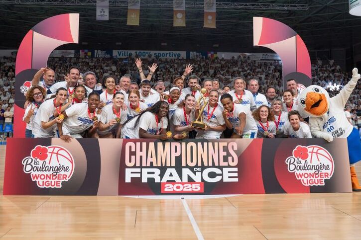 LBWL Playoffs : Basket Landes, étincelant, a célébré son titre à Mont-de-Marsan !