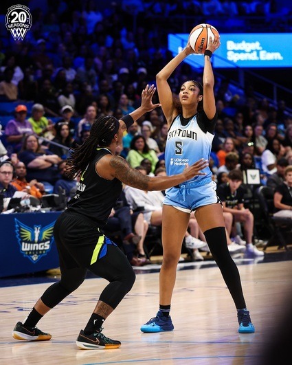 https://www.postup.fr/wp-content/uploads/2025/06/2025_Angel-REESE-Chicago-Sky-vs-Dallas-Wings_WNBA_saison-reguliere_source-facebook-chicago-sky.jpg