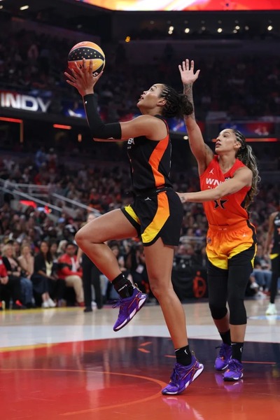 https://www.postup.fr/wp-content/uploads/2025/07/2025_Gabby-WILLIAMS_Napheesa-COLLIER_WNBA_all-star-game_source-Trevor-Ruszkowski-Imagn-Images.jpg