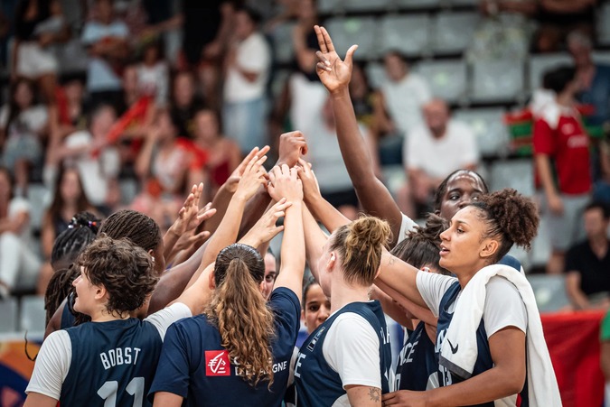 https://www.postup.fr/wp-content/uploads/2025/08/2025_Equipe-de-France-vs-Portugal_Eurobasket-U20_phase-de-poules_source-FIBA.jpg