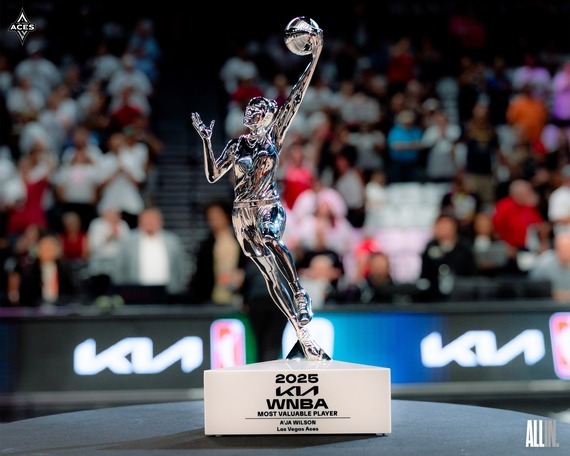 https://www.postup.fr/wp-content/uploads/2025/09/2025_Trophee-MVP-saison-reguliere_WNBA_Aja-WILSON_source-facebook-officiel-Las-Vegas-Aces.jpg