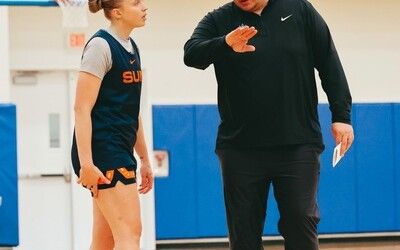 Rachid MEZIANE (Connecticut Sun) : « Les joueuses ont besoin de stabilité, donc on met l’accent là-dessus. »